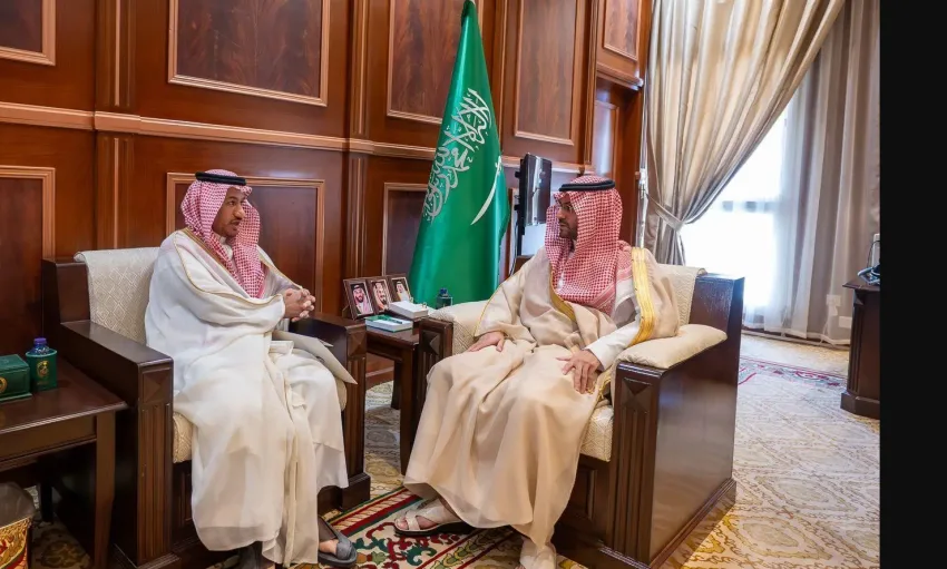 نائب أمير حائل يلتقي بالمدير العام لشركة المياه الوطنية في المنطقة