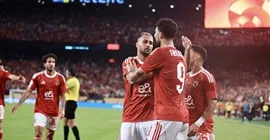 عاجل| نادٍ محلي يسعى للتعاقد مع نجم الأهلي بعد قرار رحيل ريفيرو