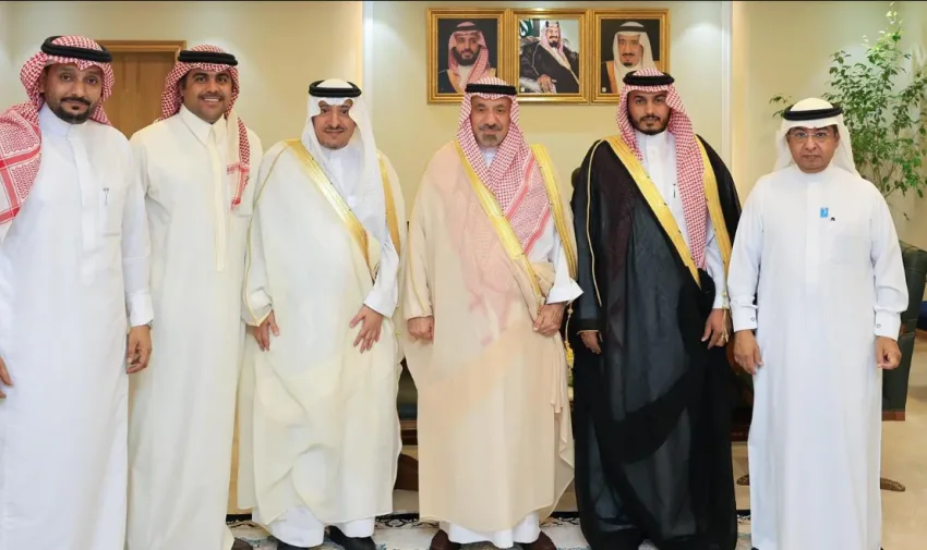 الأمير جلوي بن عبدالعزيز يستعرض مشروع مدينة الوديعة الذكية المستقبلية الأمير جلوي بن عبدالعزيز يستعرض مشروع مدينة الوديعة الذكية المستقبلية