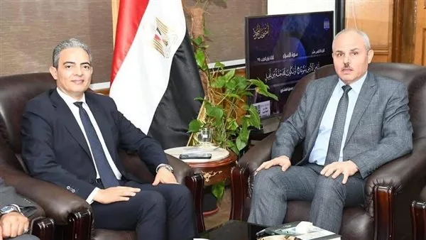 جامعة قناة السويس تكرّم نقيب الإعلاميين تقديرًا لجهوده في الأبحاث المتعلقة بترابط الاقتصاد والإعلام. جامعة قناة السويس تكرّم نقيب الإعلاميين تقديرًا لجهوده في الأبحاث المتعلقة بترابط الاقتصاد والإعلام.