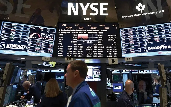 زيادة مؤشرات الأسهم الأمريكية واقتراب إس آند بي 500 من قمته التاريخية