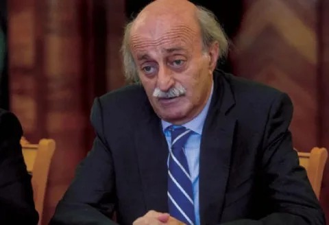 جنبلاط يطالب بتحويل السلاح إلى الدولة وتوريث الأجيال “ذكرى البسالة في مواجهة إسرائيل وعملائها”، ويدعو الأحزاب لتسليمه بالشكل المناسب. جنبلاط يطالب بتحويل السلاح إلى الدولة وتوريث الأجيال “ذكرى البسالة في مواجهة إسرائيل وعملائها”، ويدعو الأحزاب لتسليمه بالشكل المناسب.