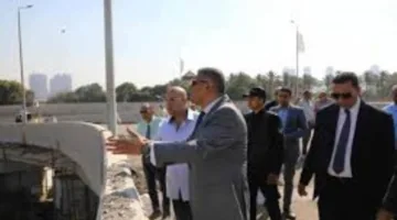 محافظ الجيزة يزور كوبري مزلقان أبو النمرس وطريق جسر المنوات للتف inspection.