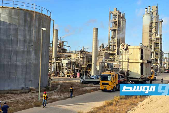 جانب من نقل الغلاية «SG-1011 B» بمصنع اليوريا إلى ساحة الخردة، الخميس 26 يونيو 2025 (الشركة الليبية للأسمدة)