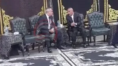أحمد موسى كان أول الحضور في مراسم عزاء والد الفنان تامر عبد المنعم | صورة ع