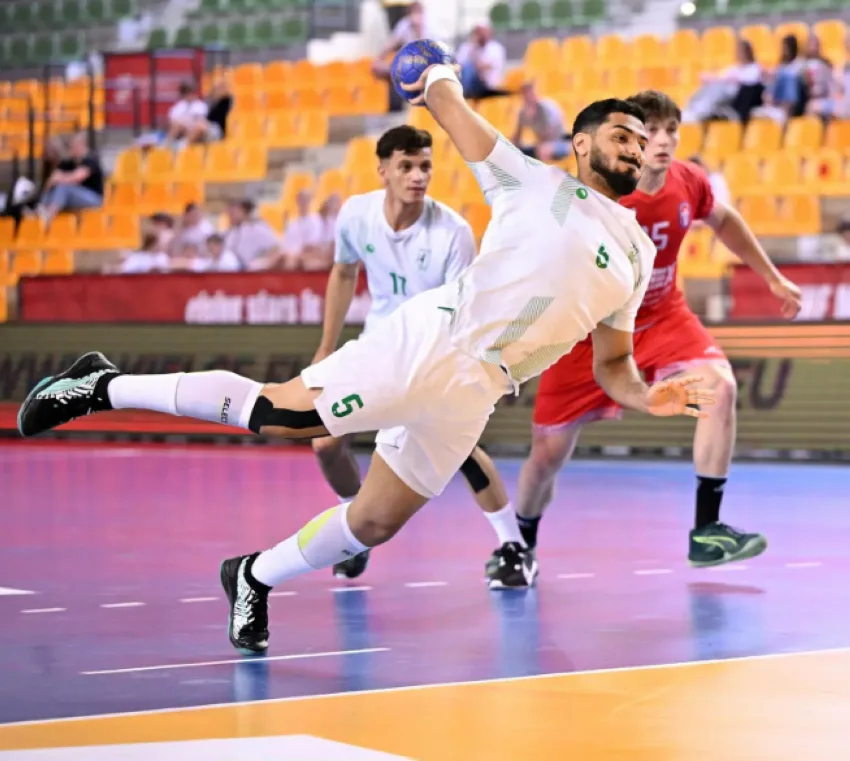 في منافسات كأس العالم لكرة اليد، المنتخب السعودي الشاب يتغلب على كندا.