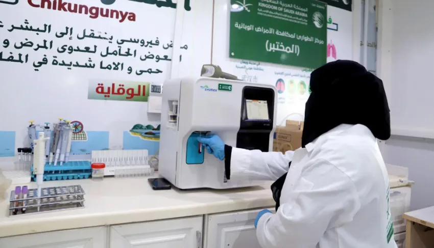 بدعم من مركز الملك سلمان، مركز الطوارئ لمكافحة الأمراض الوبائية في حجة يقدم خدماته لـ (5,771) شخصاً.