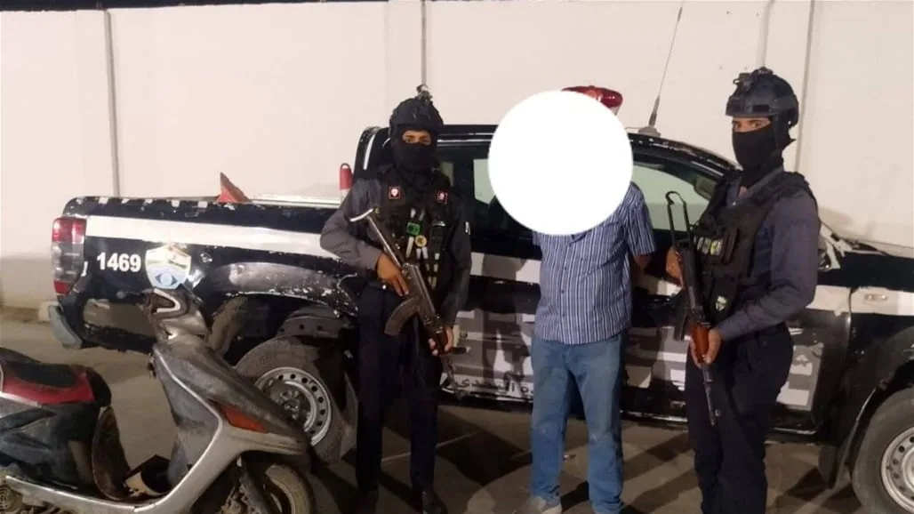 إلقاء القبض على شخص يحمل مواد مخدرة في الديوانية