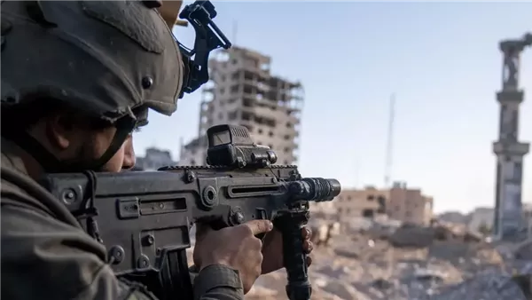 جنود إسرائيليون يعترفون بإطلاق النار على المتقدمين للحصول على المساعدات في غزة