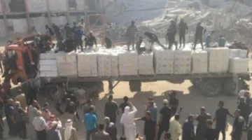 صحيفة عبرية: مراكز المساعدات تتحول إلى ساحة معركة.. وإطلاق النار على المستفيدين منها