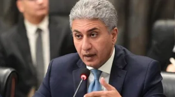 وزير السياحة والآثار يقر القواعد المنظمة لتنفيذ رحلات العمرة