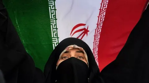 إيران تنفي إمكانية إجراء محادثات جديدة مع إدارة ترامب وتعتبر ضرباتها على منشآتها النووية ضعيفة التأثير.. وماكرون ينبه من أسوأ السيناريوهات. إيران تنفي إمكانية إجراء محادثات جديدة مع إدارة ترامب وتعتبر ضرباتها على منشآتها النووية ضعيفة التأثير.. وماكرون ينبه من أسوأ السيناريوهات.