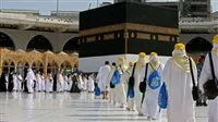 وزير السياحة يوافق على معايير تنظيم رحلات العمرة لموسم 1447 هجرية