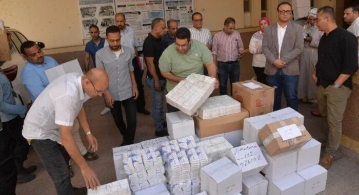 استلام دفعة جديدة من الأدوية و15 كرسيًا كهربائيًا متحركًا لتوزيعها على المستفيدين.