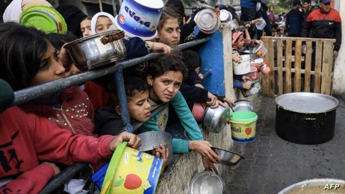 المساعدات الطبية في غزة: استهداف متعمد للجائعين أثناء توزيع الإغاثة الإنسانية