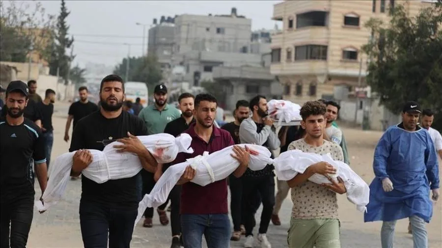 13 شهيدًا، من بينهم طفلان، جراء قصف الاحتلال لخيام ومدارس تأوي النازحين في قطاع غزة 13 شهيدًا، من بينهم طفلان، جراء قصف الاحتلال لخيام ومدارس تأوي النازحين في قطاع غزة