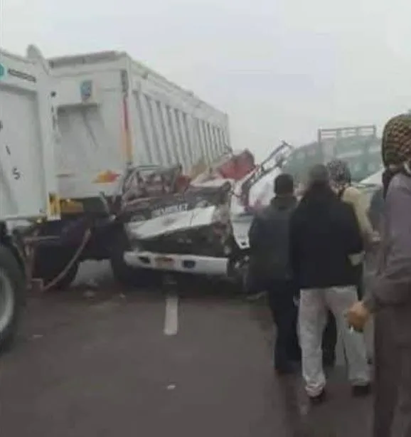 تحالف الأحزاب يعبّر عن حزنه لشهداء حادث المنوفية: يتيح فرصة لتوثيق أوضاع العمالة غير الرسمية تحالف الأحزاب يعبّر عن حزنه لشهداء حادث المنوفية: يتيح فرصة لتوثيق أوضاع العمالة غير الرسمية