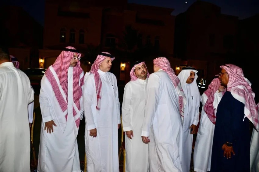 آل باعشن وآل باهبري يستقبلون المعزين في وفاة فقيدتهم