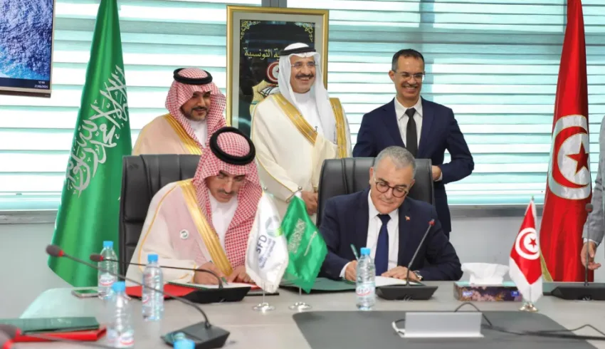 الصندوق السعودي للتنمية يبرم اتفاقية قرض لتنمية البنية التحتية في تونس بقيمة تزيد عن 38 مليون دولار الصندوق السعودي للتنمية يبرم اتفاقية قرض لتنمية البنية التحتية في تونس بقيمة تزيد عن 38 مليون دولار
