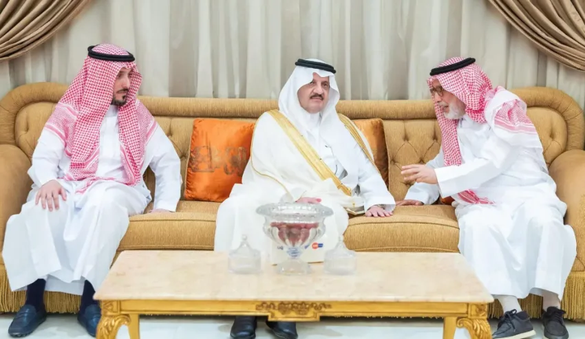 أمير المنطقة الشرقية يعزي عائلة البسام أمير المنطقة الشرقية يعزي عائلة البسام