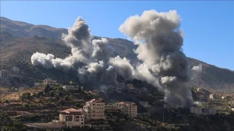 4 جرحى نتيجة غارة إسرائيلية على منطقة بنت جبيل جنوب لبنان 4 جرحى نتيجة غارة إسرائيلية على منطقة بنت جبيل جنوب لبنان