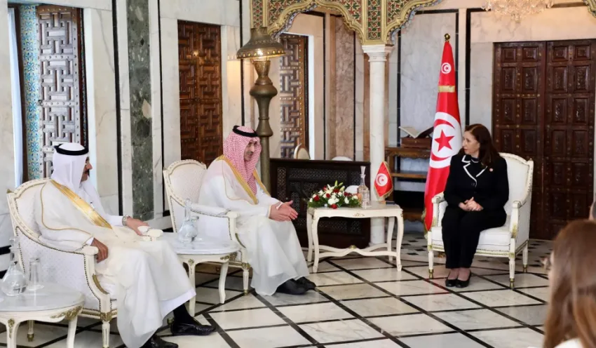 رئيسة الحكومة ووزير الصحة في تونس يستقبلان المدير التنفيذي للصندوق السعودي للتنمية