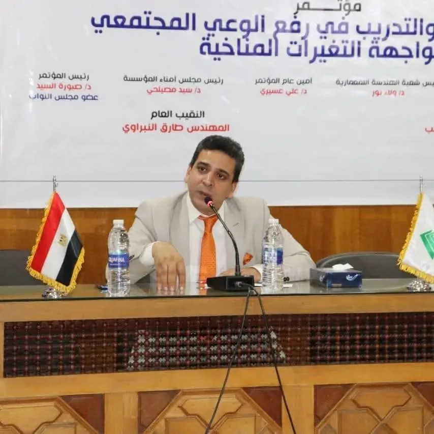 موجه فيزياء: نسبة كبيرة من أسئلة امتحان الثانوية العامة مطابقة للنماذج الإرشادية المعتمدة.