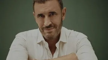كاظم الساهر يظهر بإطلالة عصرية ويعلن عن مفاجآت فنية: تعاون مع نجوم الجيل الجديد قادم.