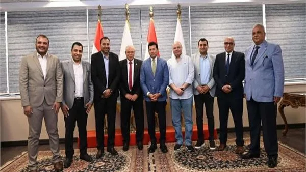 فحوصات صحية للرياضيين في الأندية كجزء من خطة وزارة الشباب لدعم الرياضة. فحوصات صحية للرياضيين في الأندية كجزء من خطة وزارة الشباب لدعم الرياضة.
