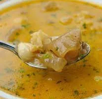 كنز غذائي حقيقي: شوربة الكوارع revitalizes العظام والجسم