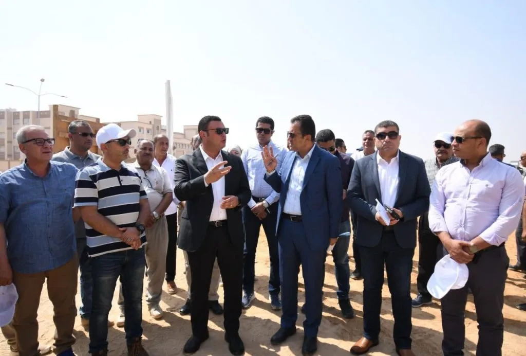 وزير الإسكان يقوم بجولة تفقدية في مدينة العاشر من رمضان للاطلاع على الطرق والمحاور ومشروع ديارنا السكني وزير الإسكان يقوم بجولة تفقدية في مدينة العاشر من رمضان للاطلاع على الطرق والمحاور ومشروع ديارنا السكني