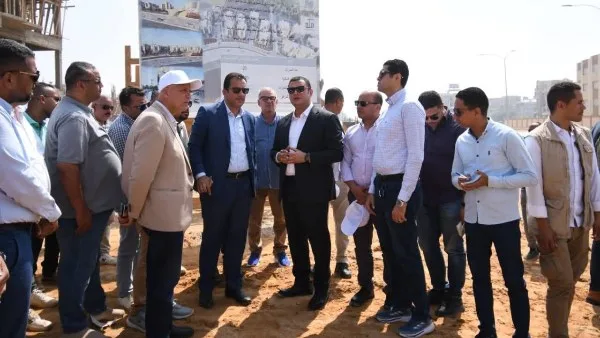 وزير الإسكان يقوم بزيارة تفقدية لمشروع ديارنا و الطرق والمحاور في مدينة العاشر من رمضان وزير الإسكان يقوم بزيارة تفقدية لمشروع ديارنا و الطرق والمحاور في مدينة العاشر من رمضان