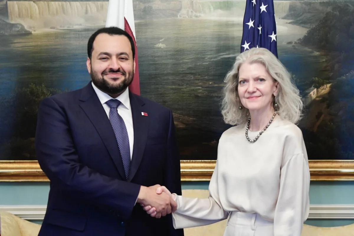 وزير الدولة للشؤون الخارجية يلتقي بوكيل وزارة الخارجية الأمريكية للسياسة