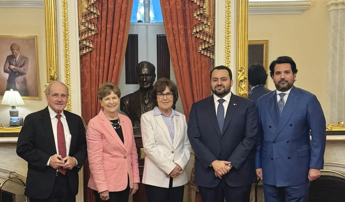 وزير الدولة للخارجية يلتقي برئيس لجنة العلاقات الخارجية وأعضاء من مجلس الشيوخ الأمريكي وزير الدولة للخارجية يلتقي برئيس لجنة العلاقات الخارجية وأعضاء من مجلس الشيوخ الأمريكي