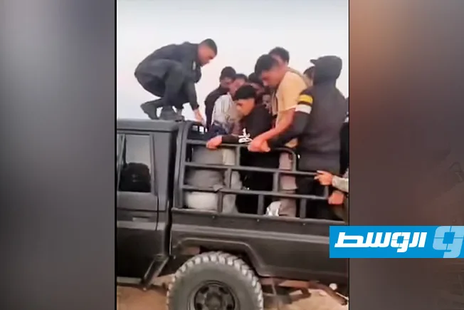 إفشال عملية تهريب مهاجرين في أمساعد (فيديو) إفشال عملية تهريب مهاجرين في أمساعد (فيديو)