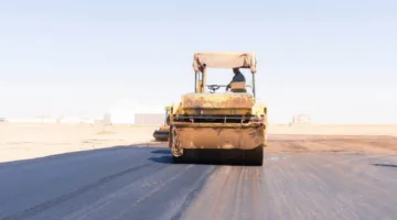 أمانة حفر الباطن تستمر في تنفيذ مشاريع الرصف لتحسين جودة شبكة الطرق