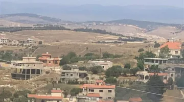 استهداف مركبة في محيط بلدة كونين (صورة)