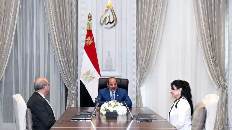 الرئيس السيسي يؤكد على ضرورة مواصلة تحسين المطارات المصرية عبر شراكات دولية
