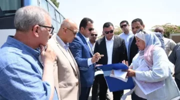 وزير الإسكان يزور مشروع الإسكان المستدام وتحديث شبكة الصرف الصناعي