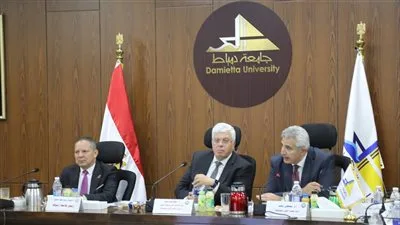 وزير التعليم العالي يعلن استعداد مكتب التنسيق الرئيسي في جامعة القاهرة لبدء مهامه