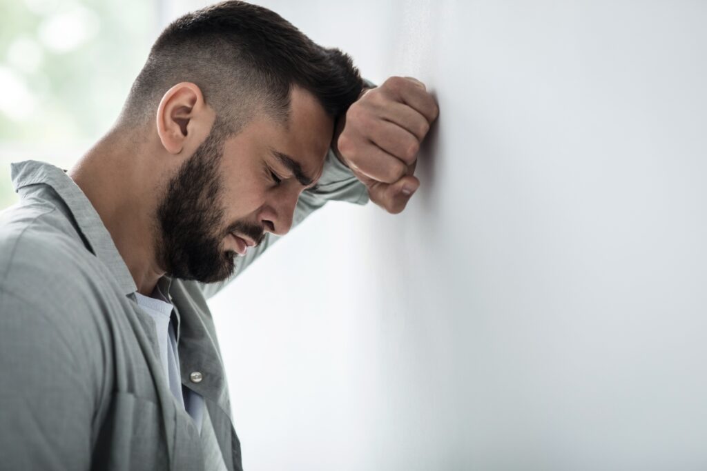 الكآبة التي تصيب الرجال (إنترنت)