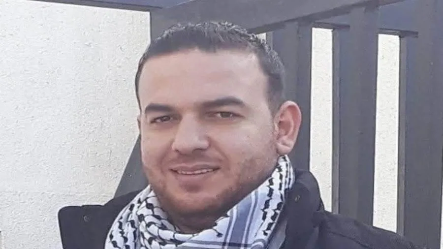 اغتيال الناشط والصحفي ياسر وشاح جراء استهدافه من قبل طائرات الاحتلال اغتيال الناشط والصحفي ياسر وشاح جراء استهدافه من قبل طائرات الاحتلال