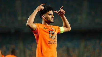 تنافس شديد بين الأهلي والزمالك على التعاقد مع أسامة فيصل، مهاجم البنك الأهلي. تنافس شديد بين الأهلي والزمالك على التعاقد مع أسامة فيصل، مهاجم البنك الأهلي.