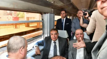 محافظ الدقهلية ورئيس هيئة السكك الحديدية يدشنان رابط قطار قلين مع المنصورة