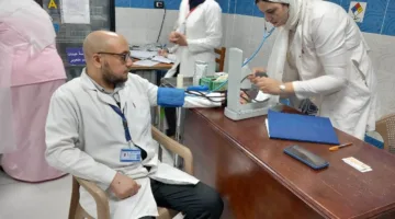 للترويج لثقافة التبرع بالدم بين الطلاب.. جامعة دمنهور تشارك في حملة “تبرعك ينقذ حياة”