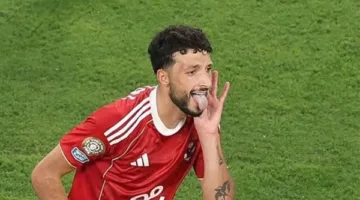 نجم الأهلي السابق: أعارض انتقال وسام أبو علي حتى لو بلغ العرض 20 مليون دولار.