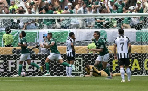 بالميراس البرازيلي يتأهل أولاً إلى ربع نهائي كأس العالم للأندية بالميراس البرازيلي يتأهل أولاً إلى ربع نهائي كأس العالم للأندية