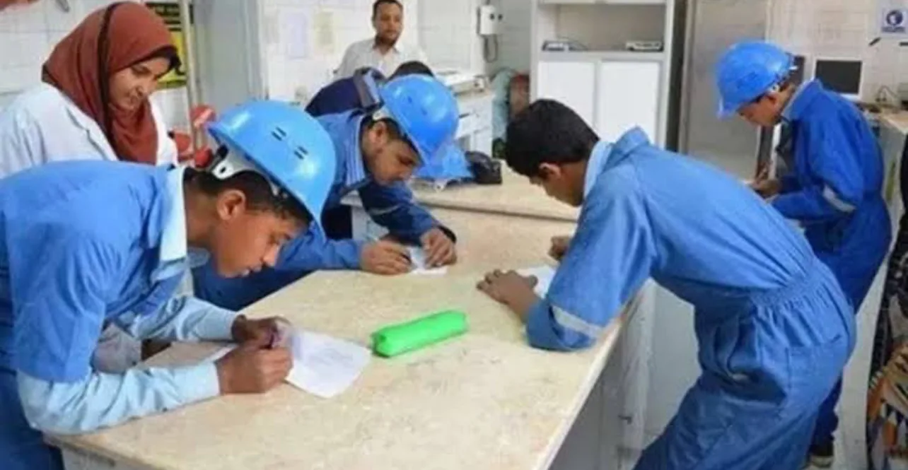 بدائل الثانوية العامة: اكتشف تفاصيل مدارس البترول بعد الإعدادية لعام 2025