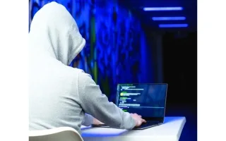 منصات تداول زائفة تجذب الضحايا بعروض مغرية للربح.. ضرورة توخي الحذر والتبليغ السريع
