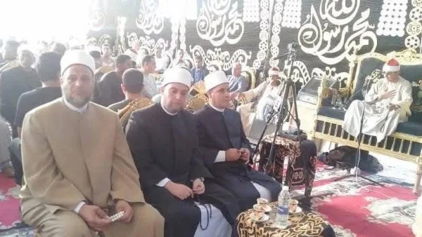 وفد من الأزهر يقدّم التعازي لأسر الفتيات في كفر السنابسة بالمنوفية.. صور وفد من الأزهر يقدّم التعازي لأسر الفتيات في كفر السنابسة بالمنوفية.. صور